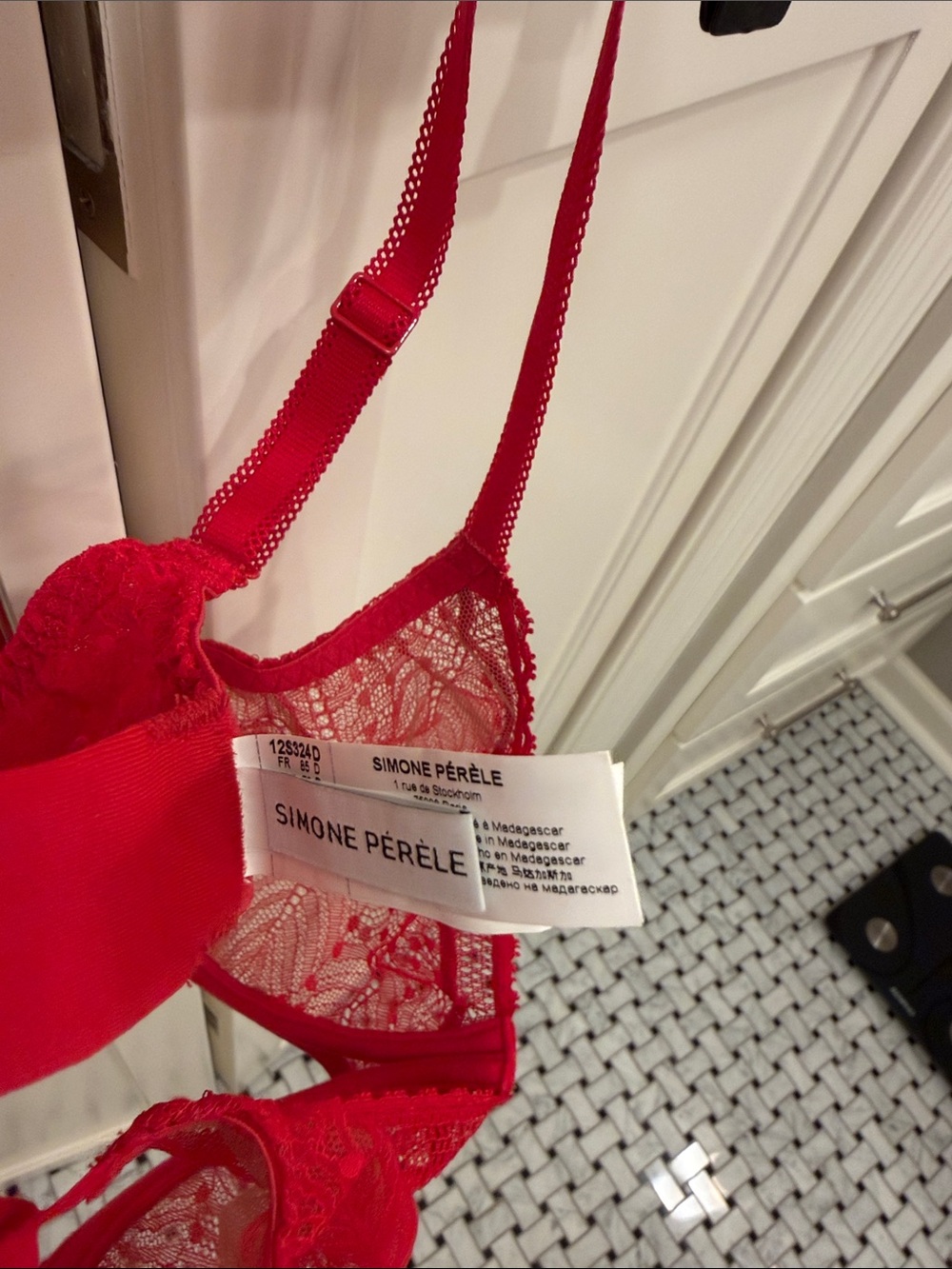 Simone Perele red lace bra - Picture 2 of 5